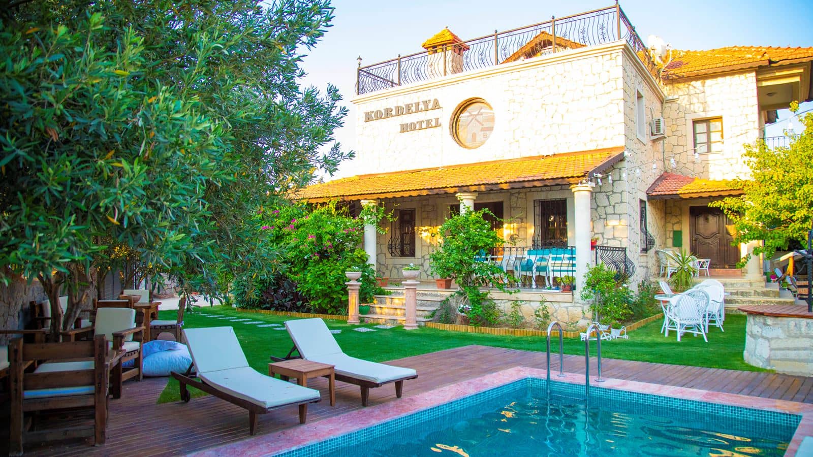 pools-outdoor-pool