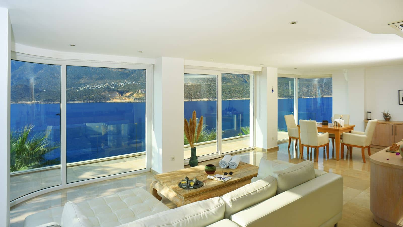 rooms-the-pool-house