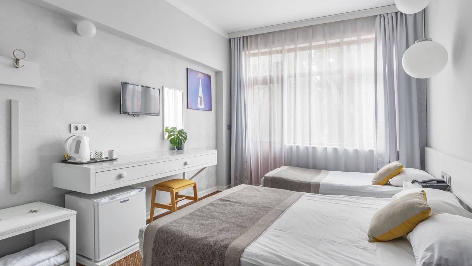 rooms-economy-room-with-balcony