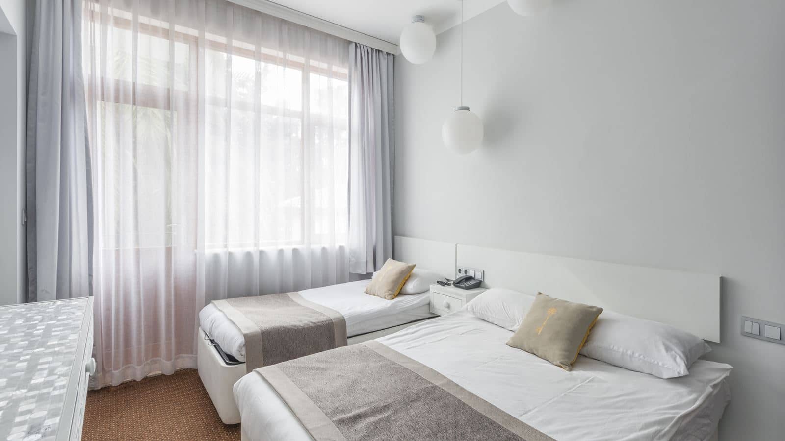 rooms-economy-room-with-balcony