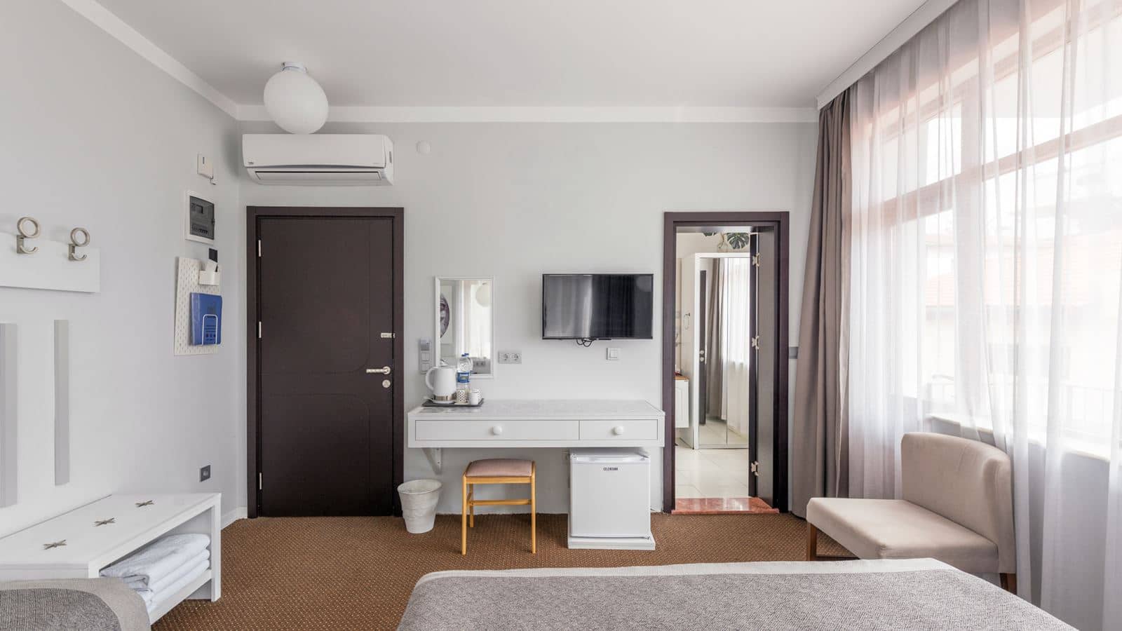 rooms-standard-with-balcony-room