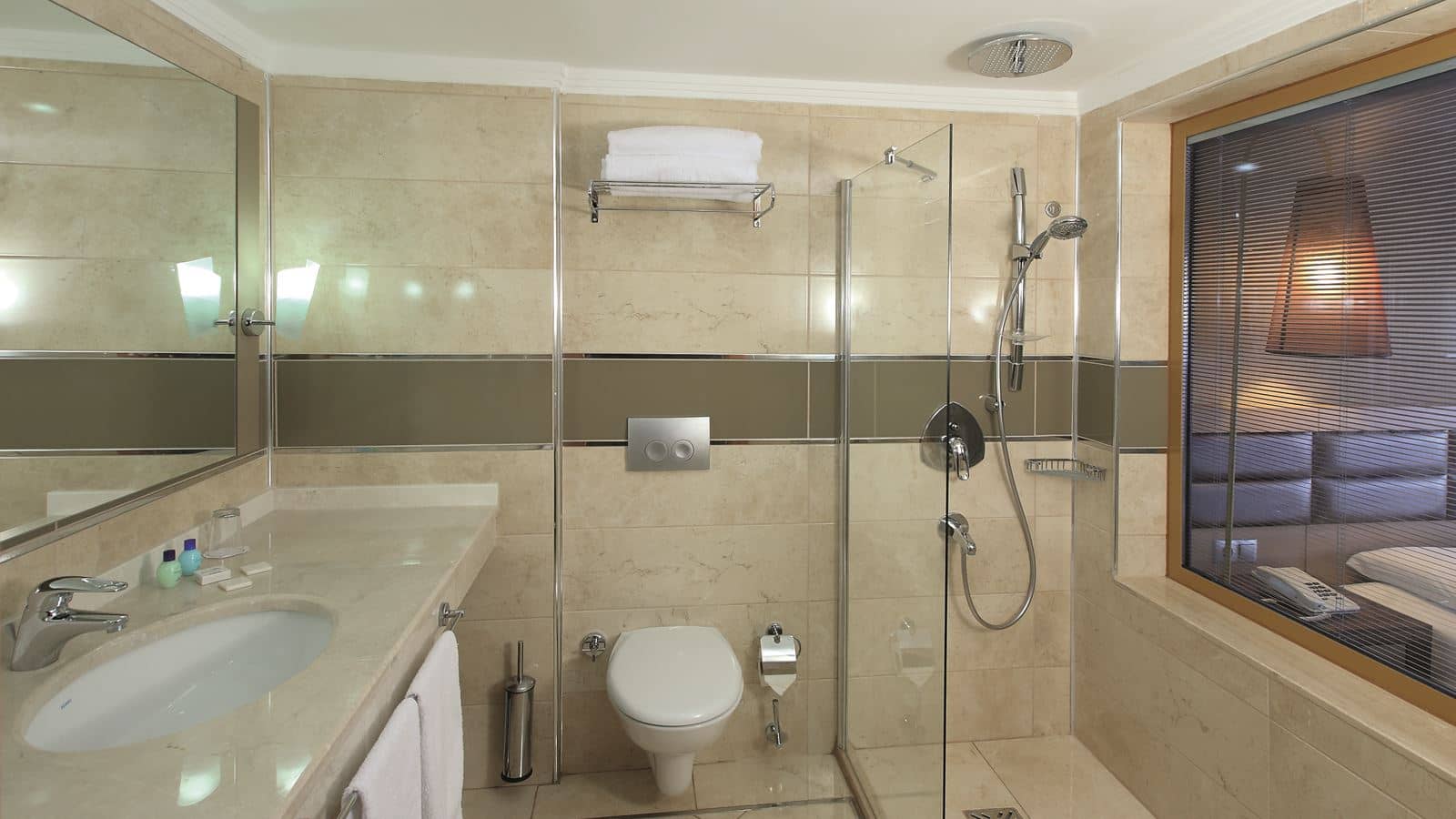 rooms-deluxe-room