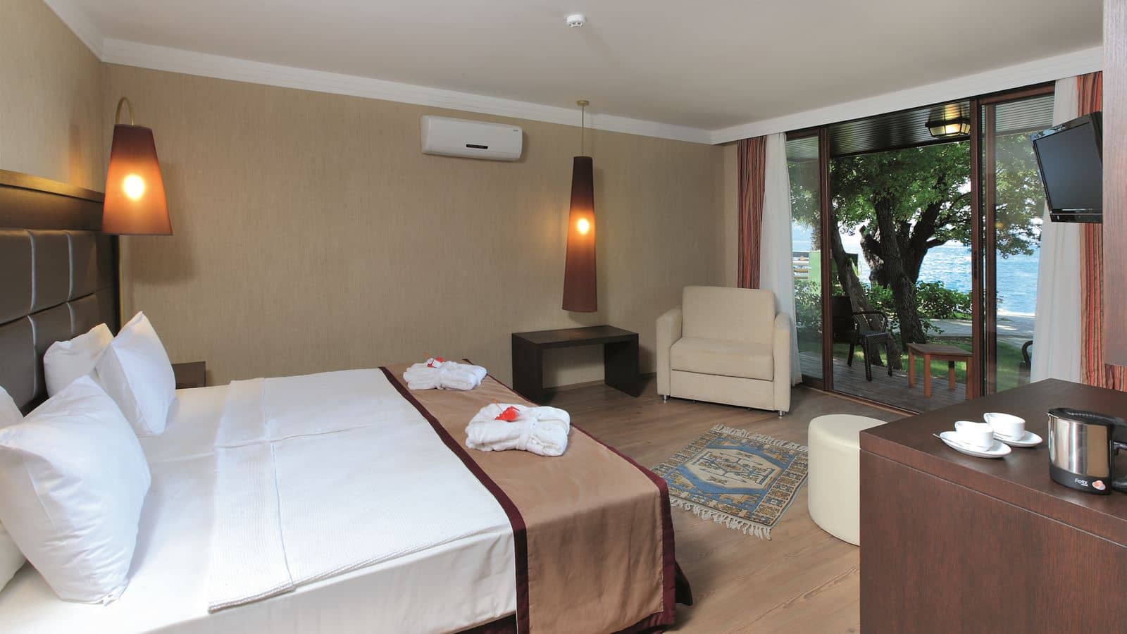 rooms-superior-room