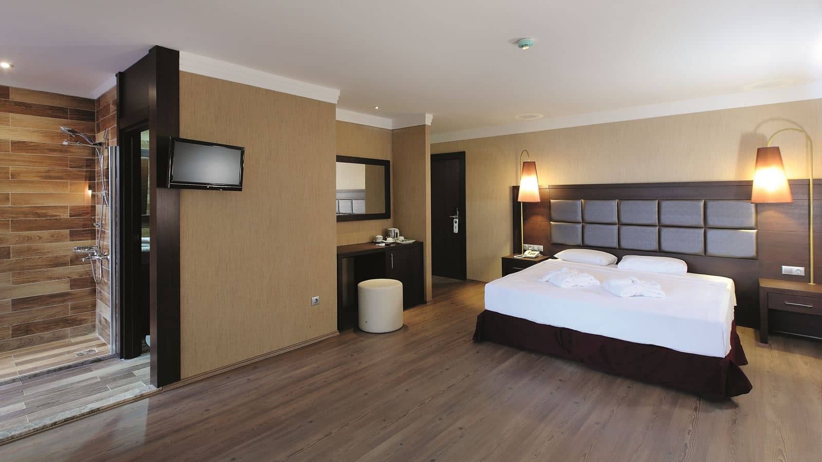 rooms-superior-room
