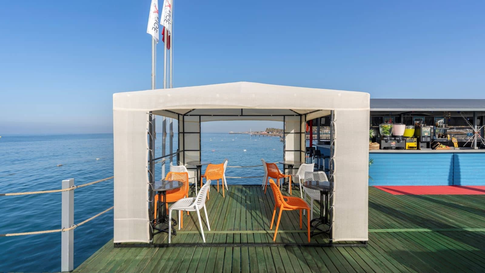 bars-pier-bar