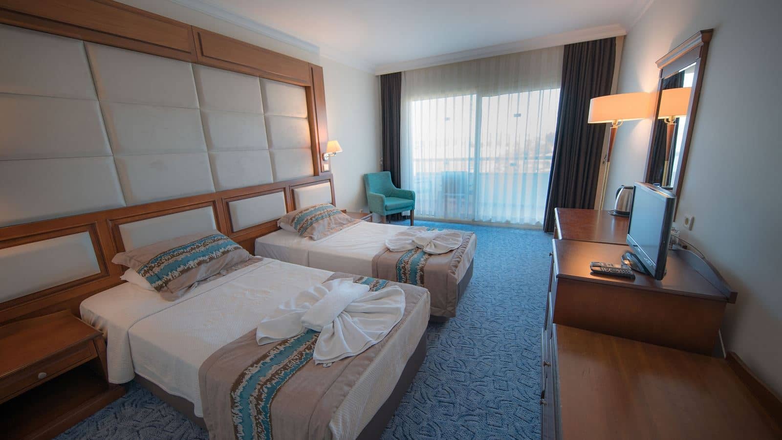 rooms-standard-land-view