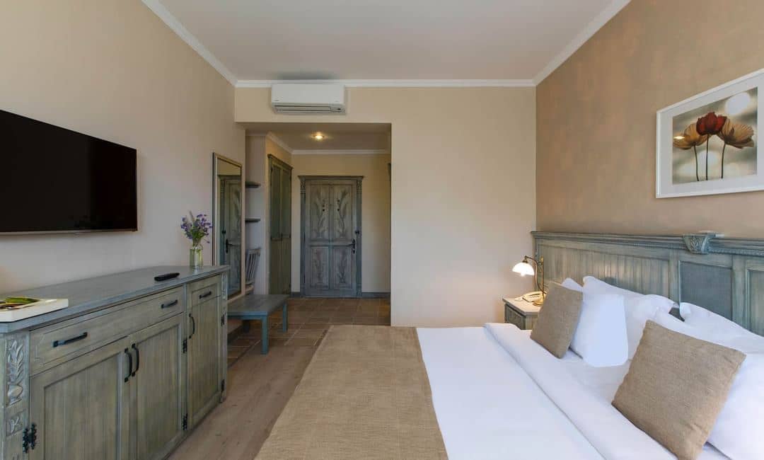 rooms-deluxe-double-room-without-balcony