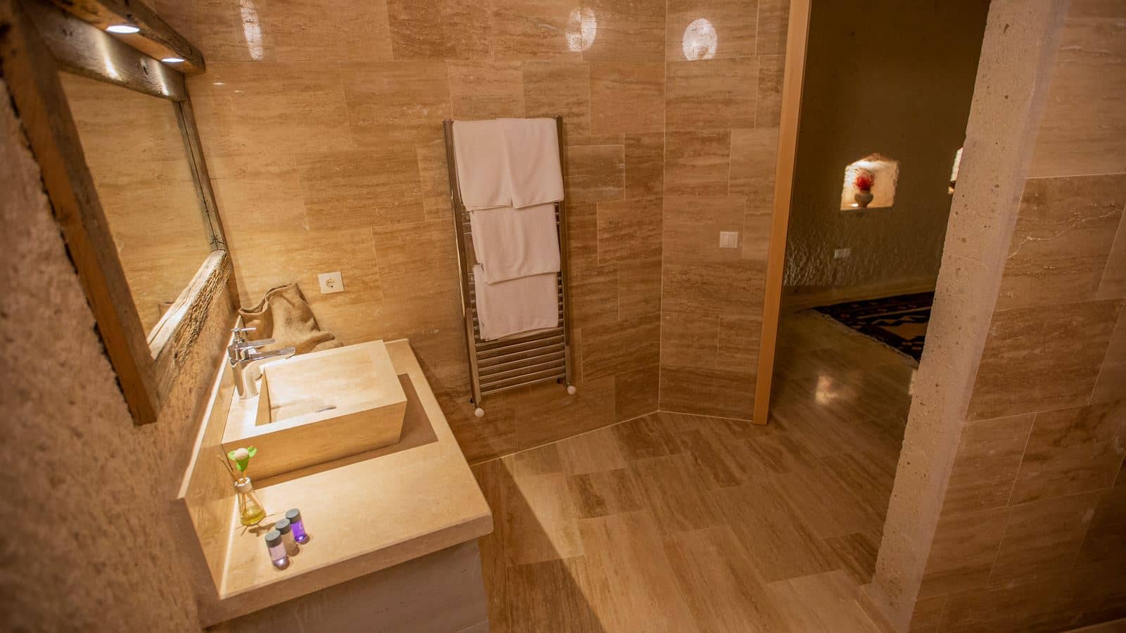 rooms-special-suit-room
