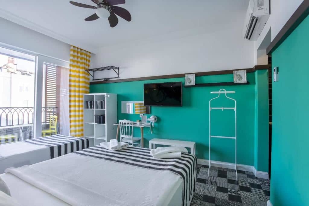 rooms-standard-room-side-sea-view