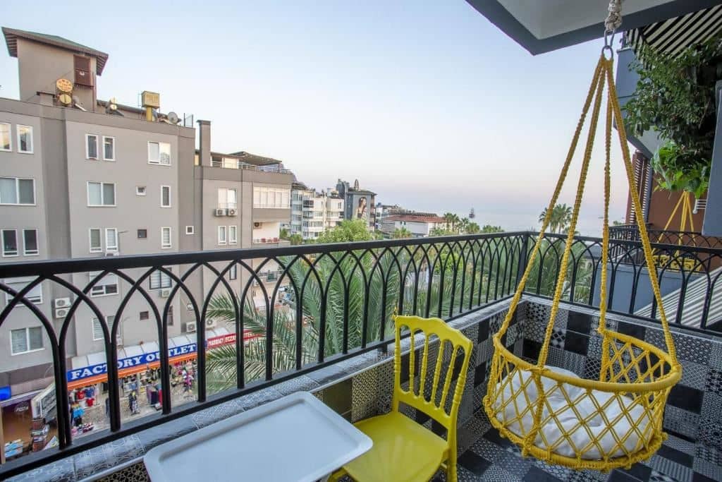 rooms-standard-room-side-sea-view