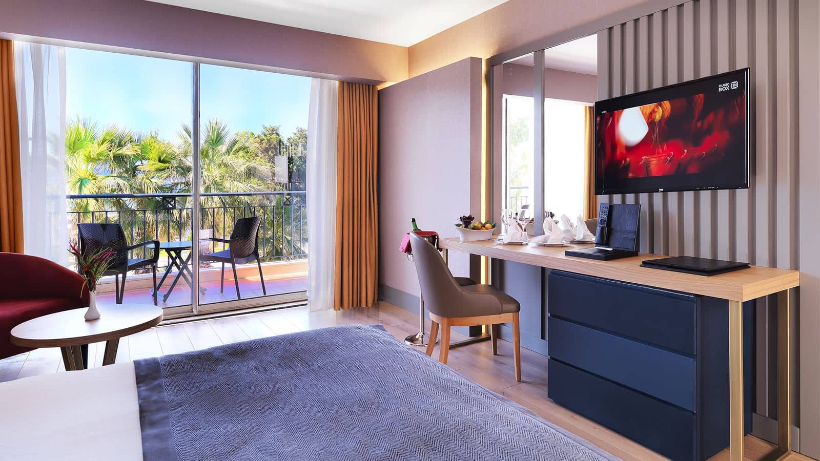 rooms-deluxe-suite