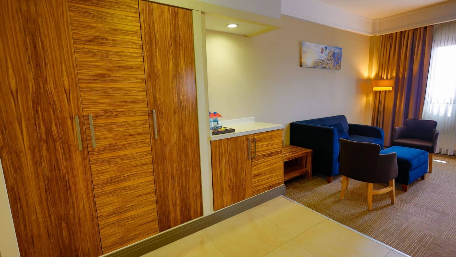 rooms-corner-suit-room