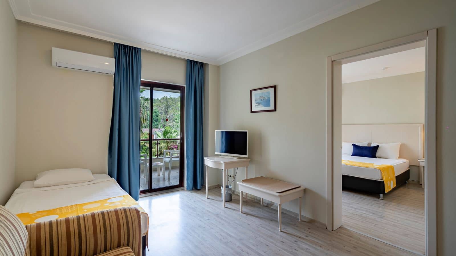 rooms-family-room