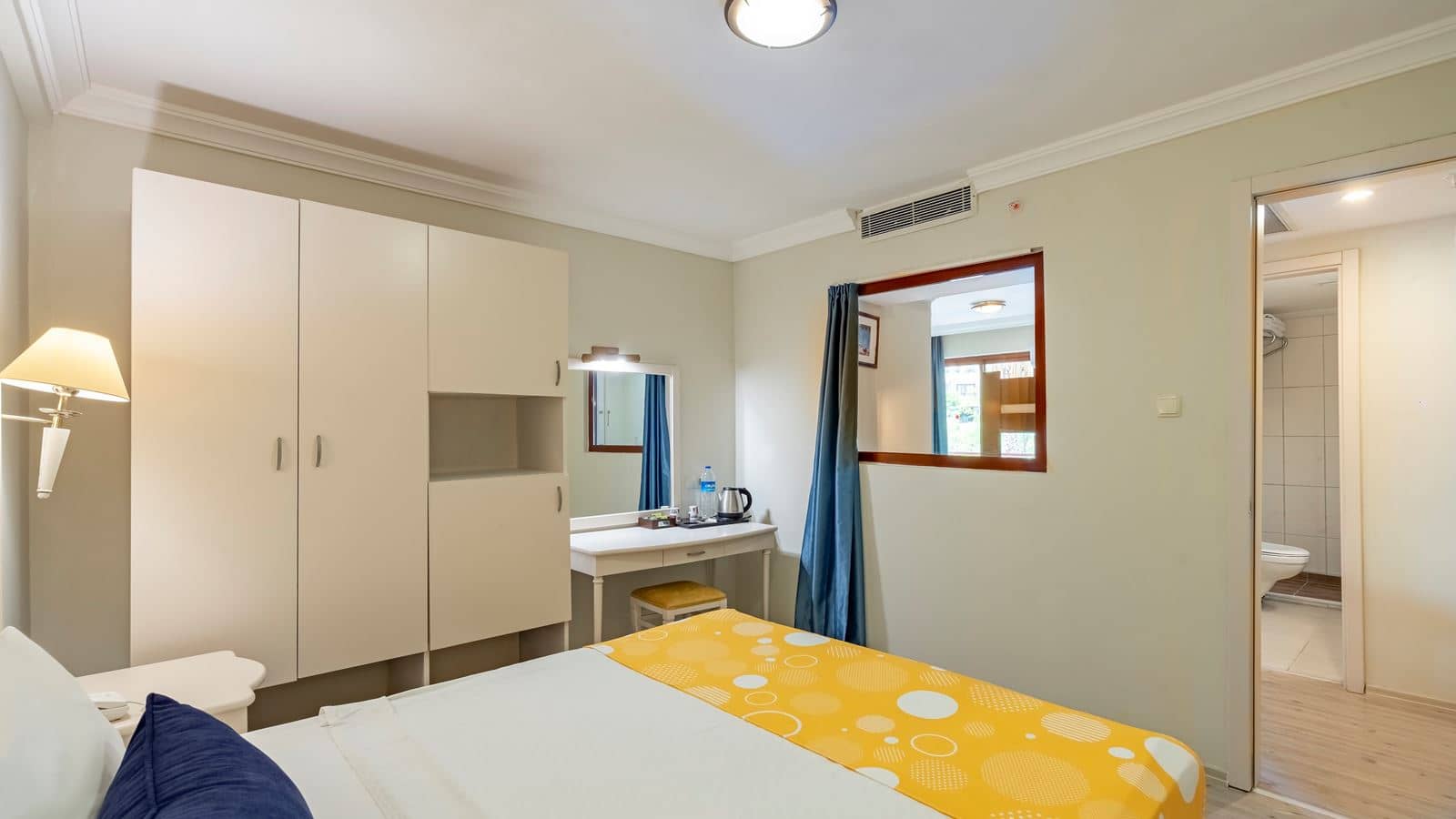 rooms-family-room
