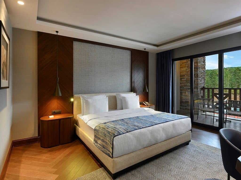 rooms-comfort-suit-golet-ve-orman-manzarali