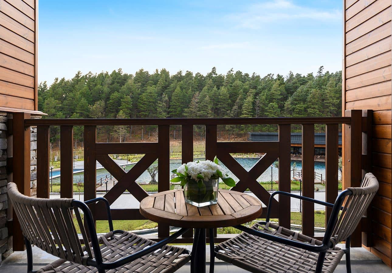 rooms-deluxe-orman-ve-golet-manzarali