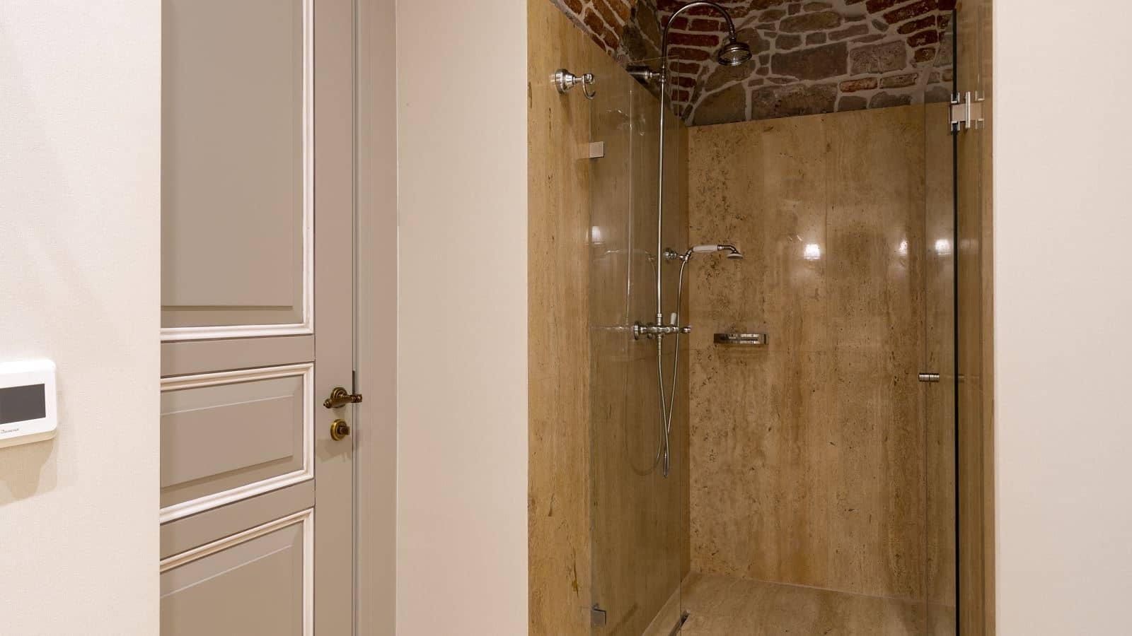 rooms-superior-room