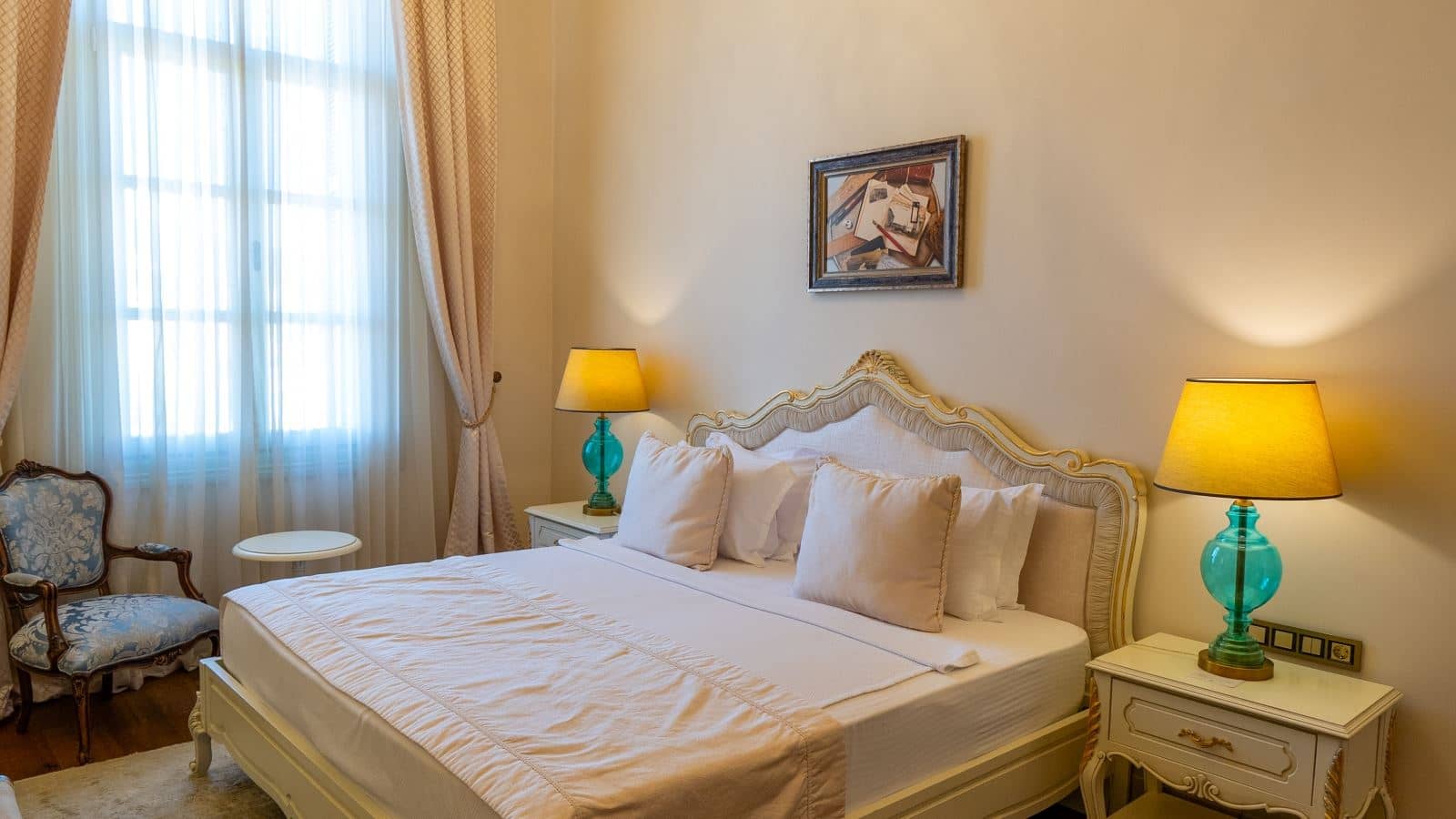 rooms-deluxe-room