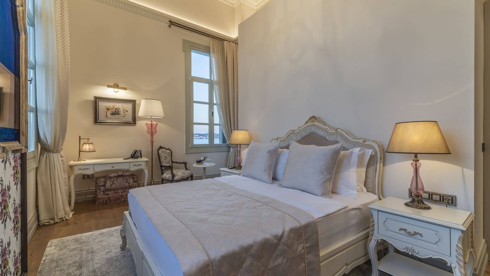 rooms-deluxe-room