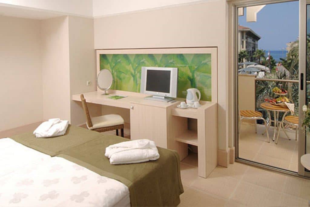 rooms-standard-room-main-buldings