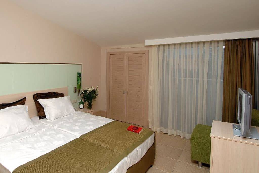 rooms-standard-room-main-buldings