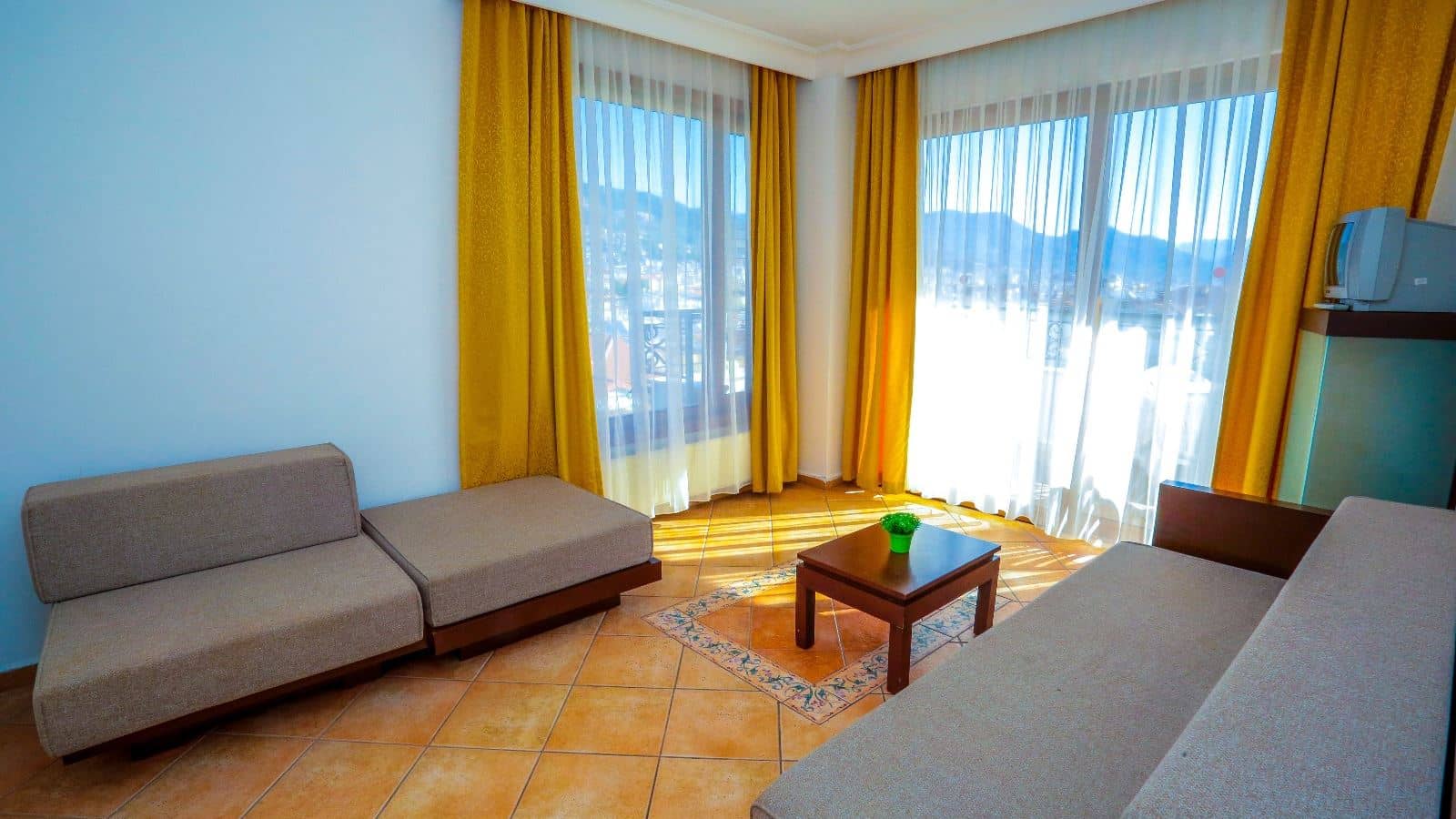 rooms-suite-room