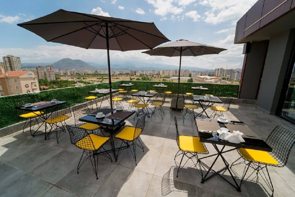 restaurants-the-roof-restaurant