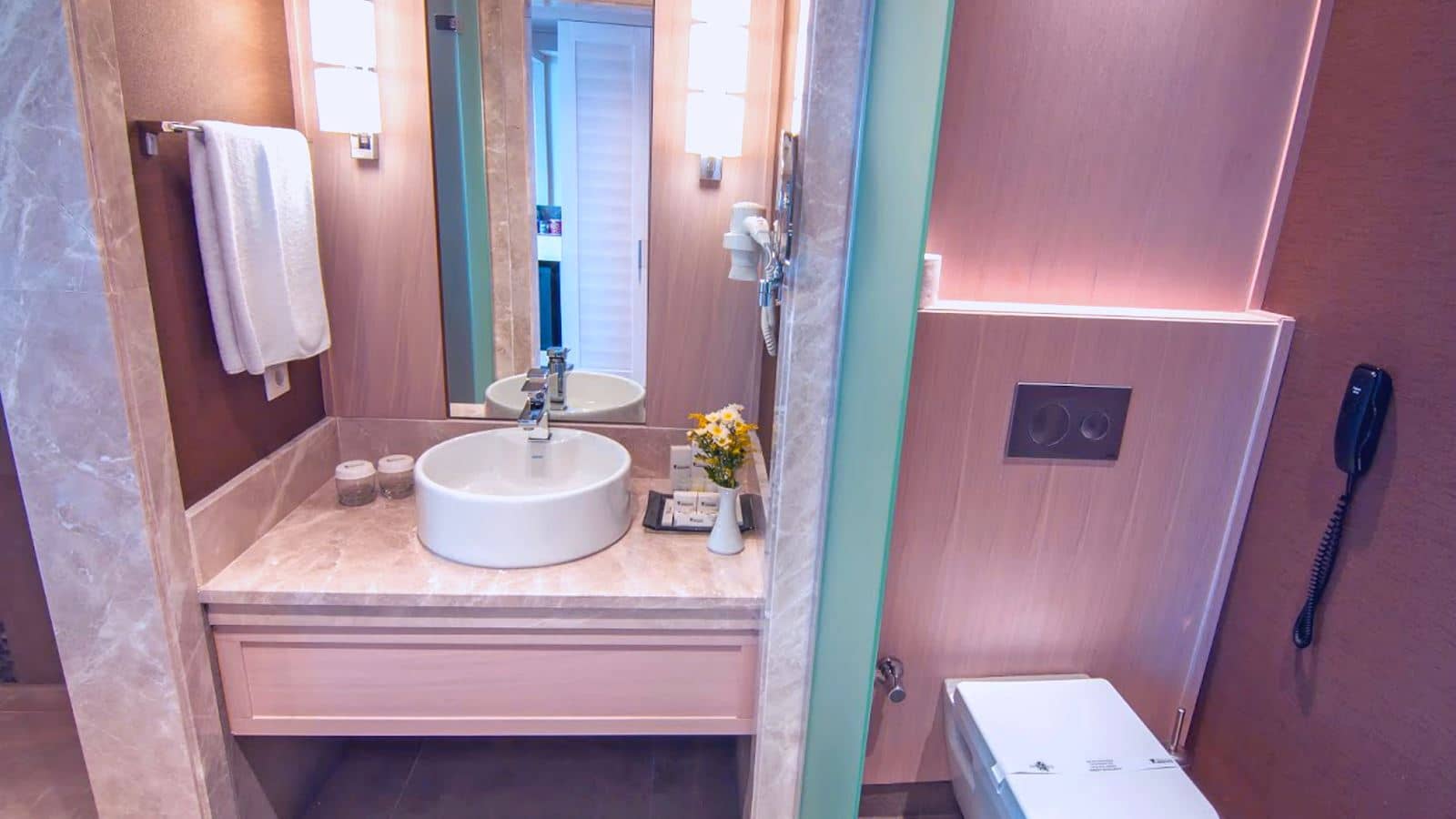 rooms-deluxe-room