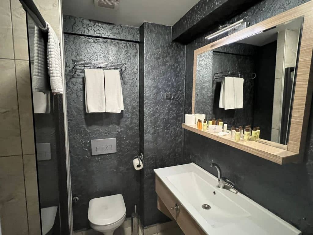 rooms-deluxe-room