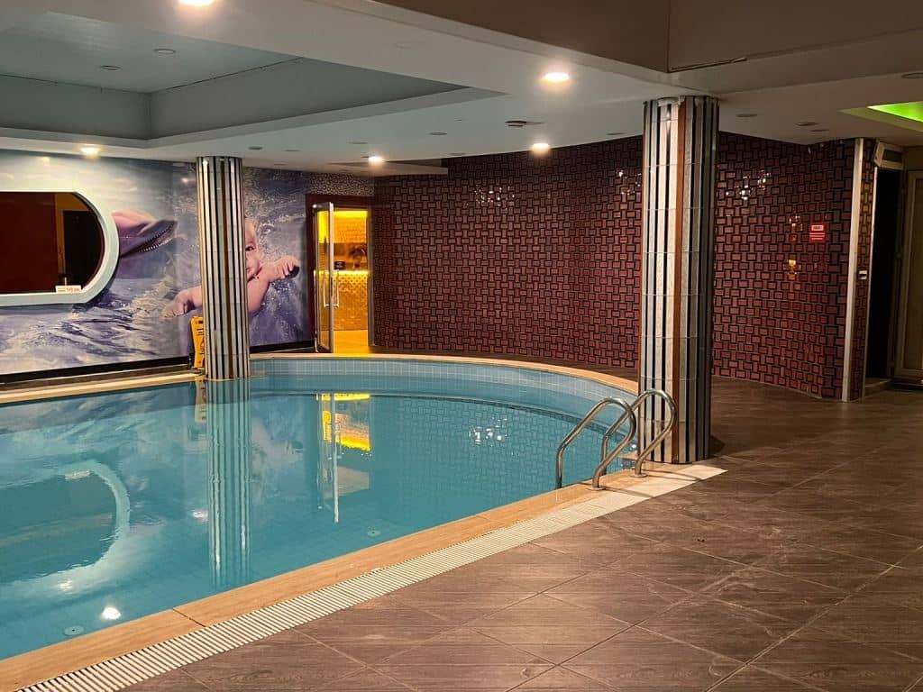 pools-indoor-pool