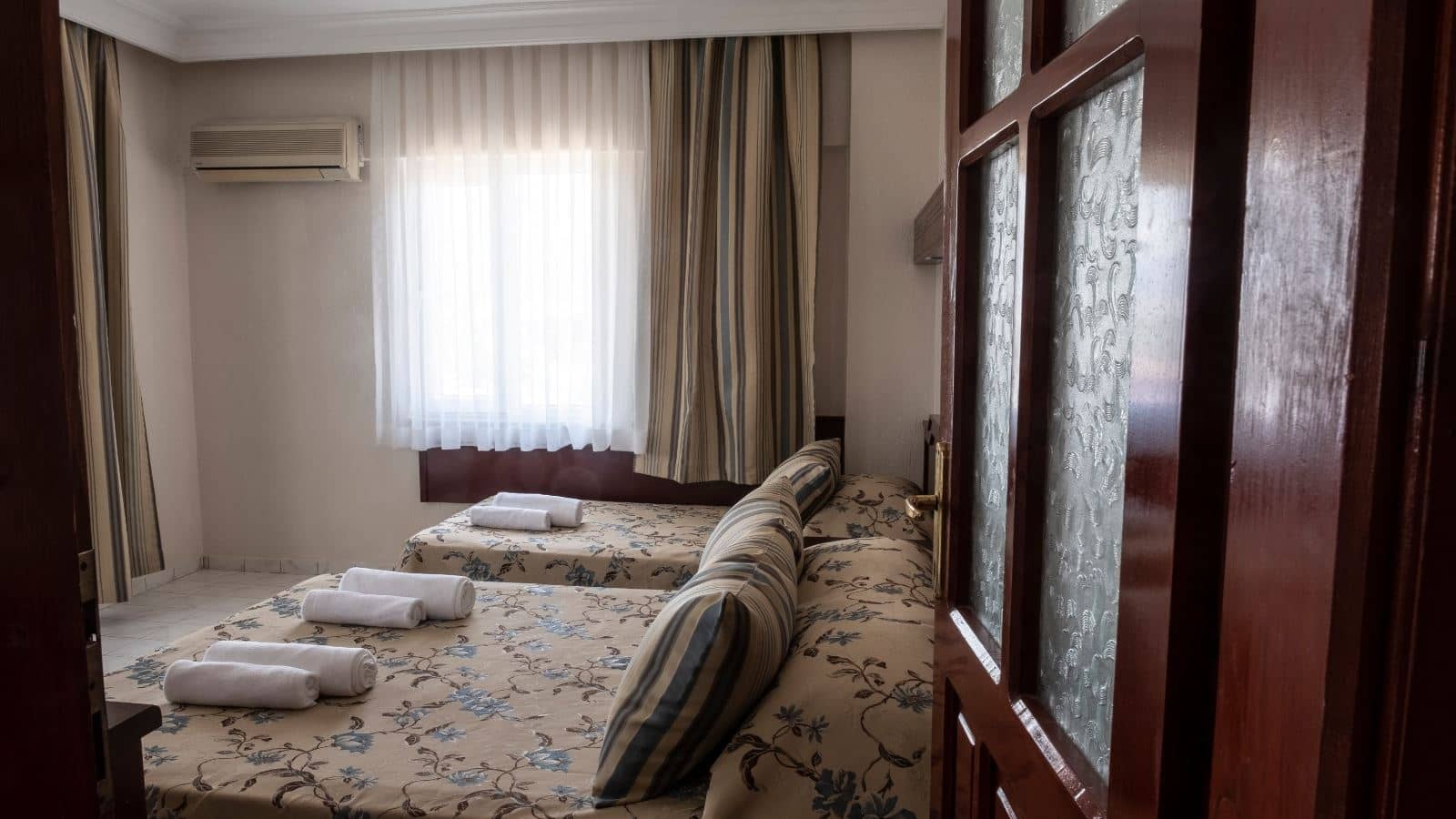 rooms-standard-room