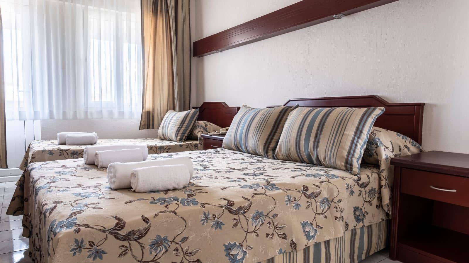 rooms-standard-room