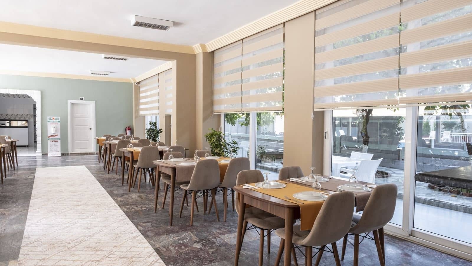 restaurants-restaurant