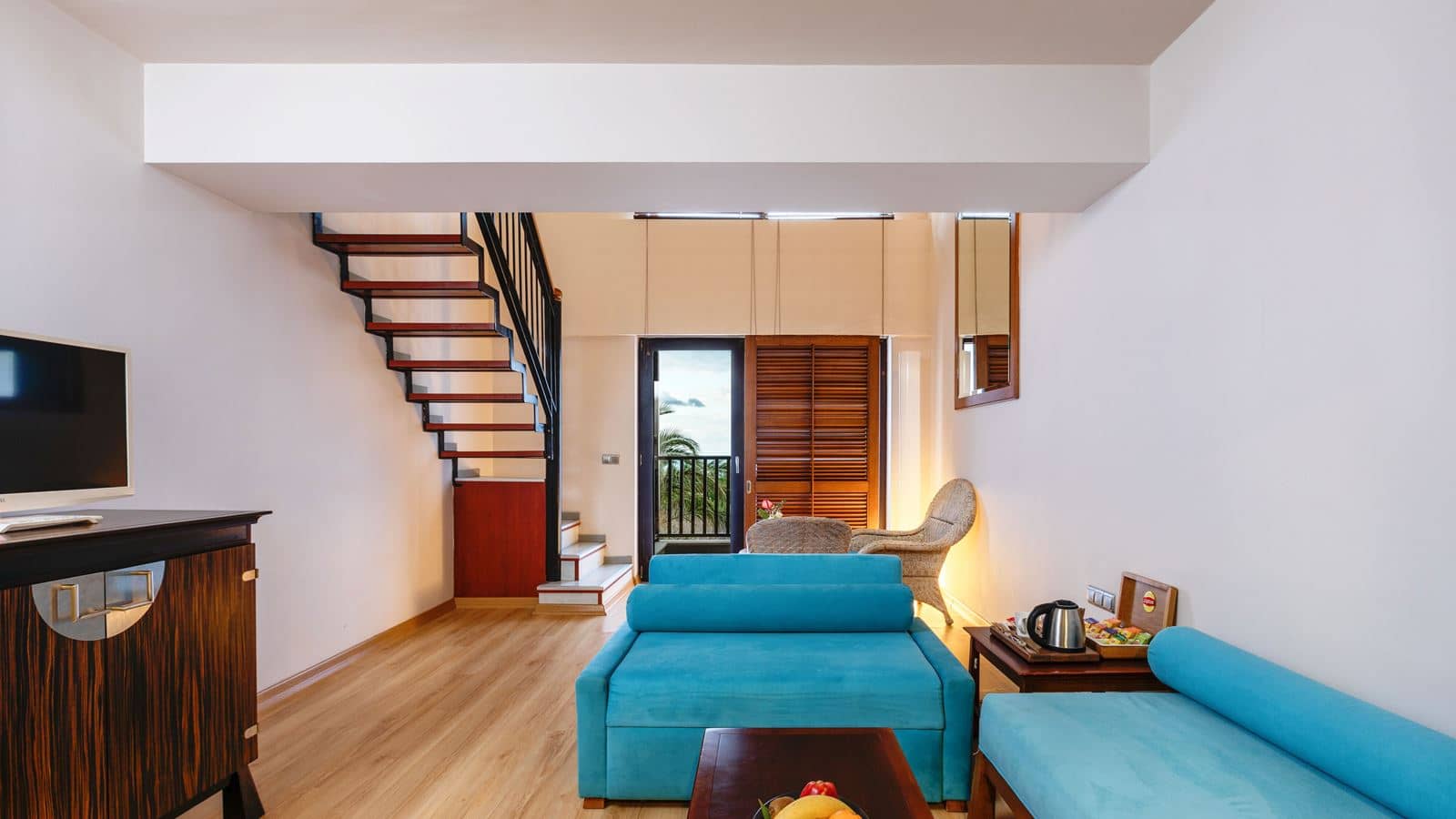 rooms-hill-suite-seaview-room