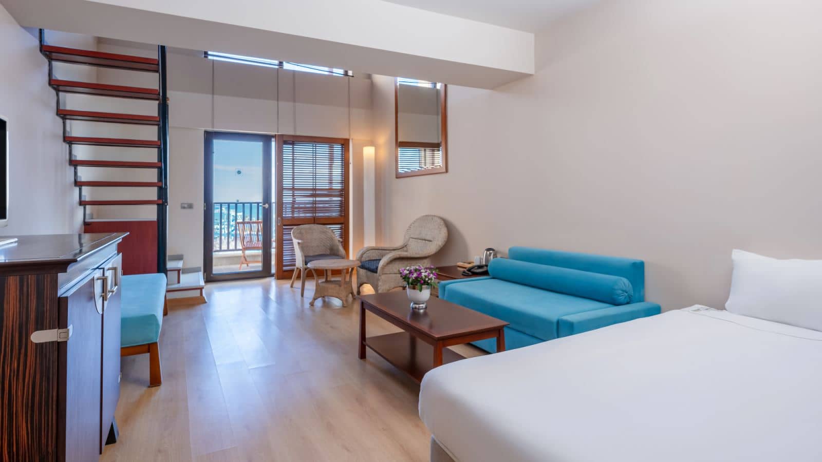 rooms-hills-suite-room
