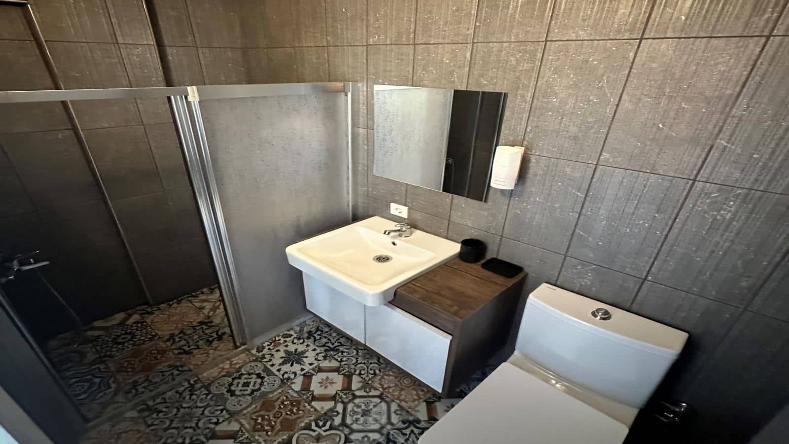 rooms-standard-room