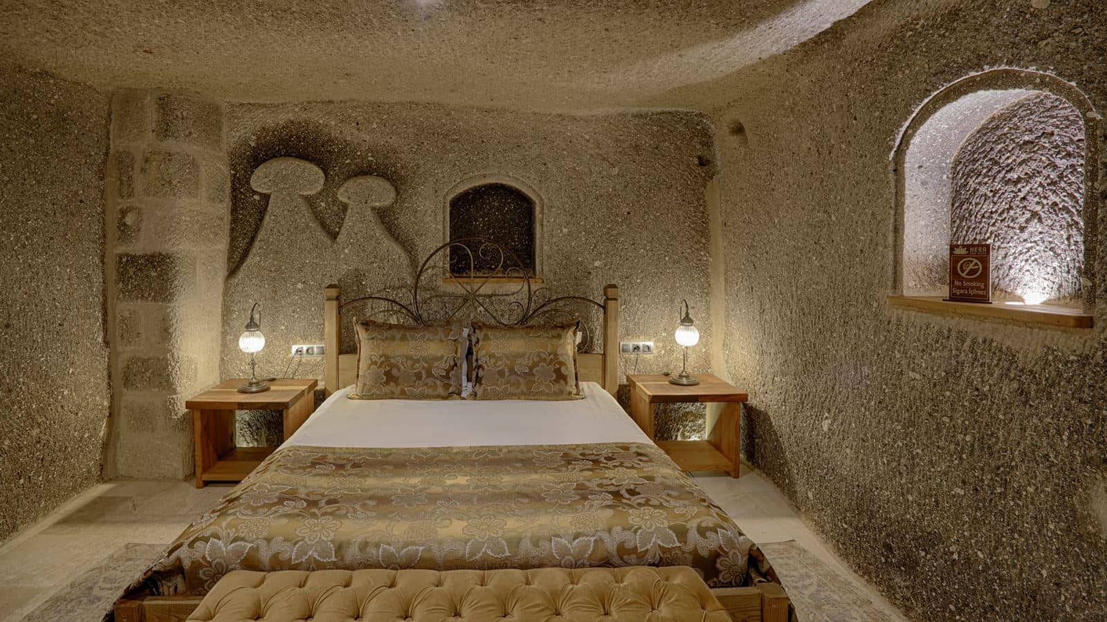 rooms-deluxe-room