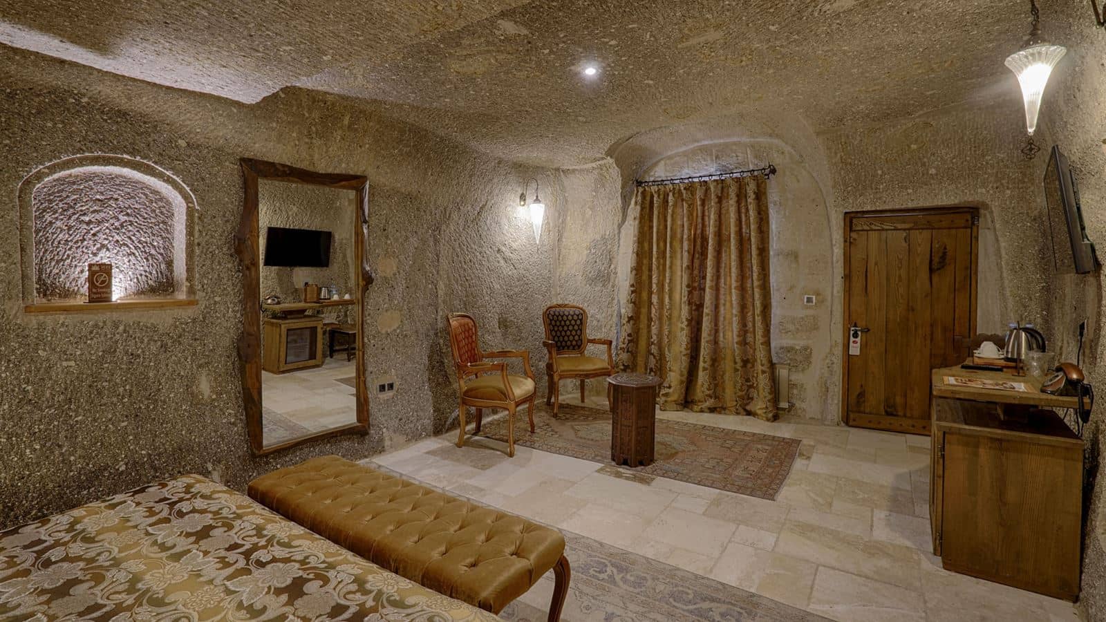 rooms-deluxe-room