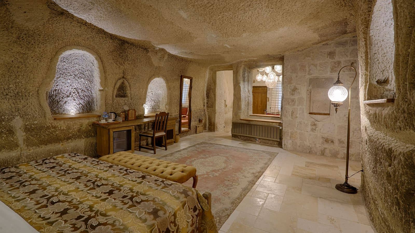 rooms-cave-suite
