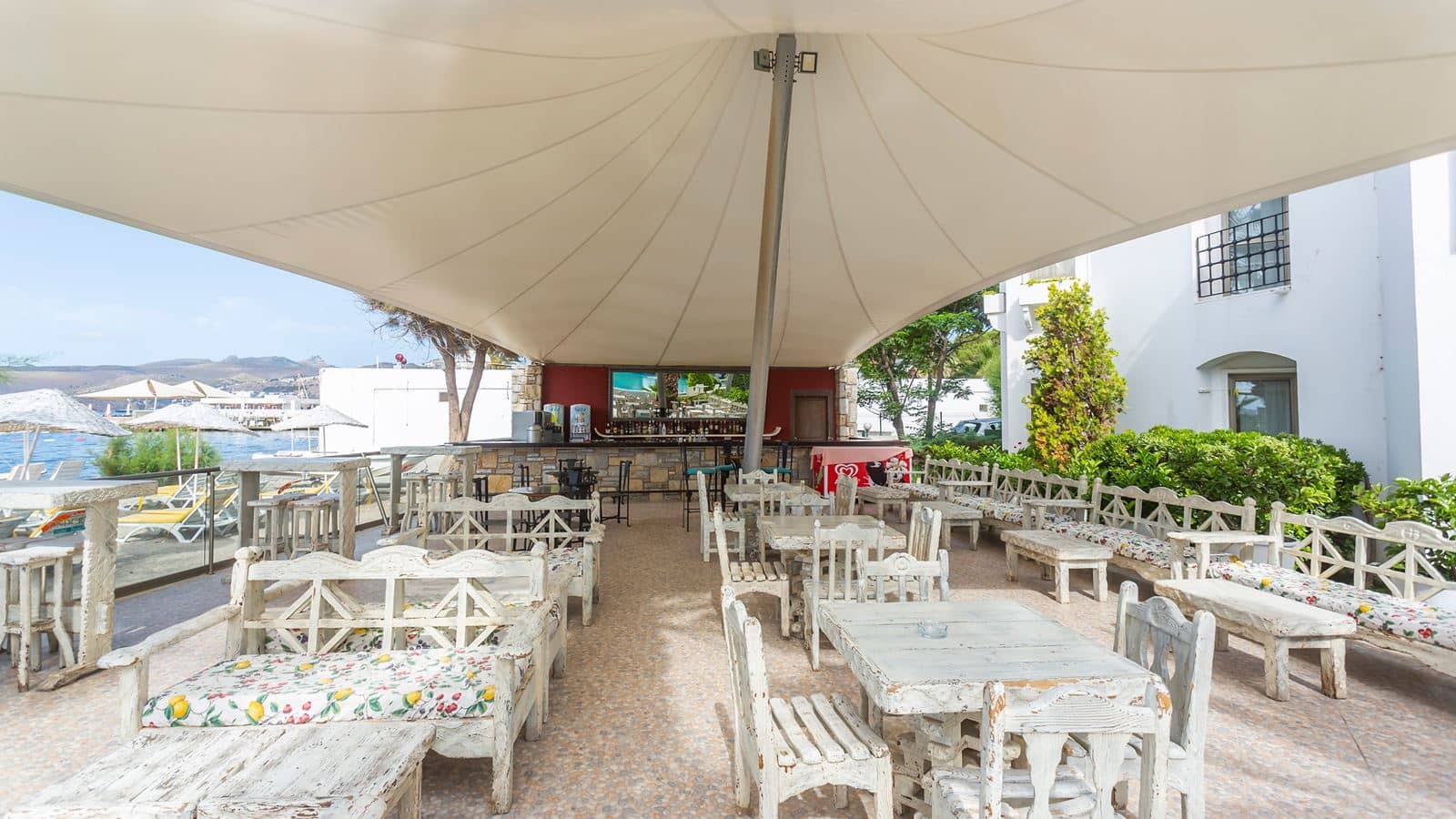 restaurants-restaurant