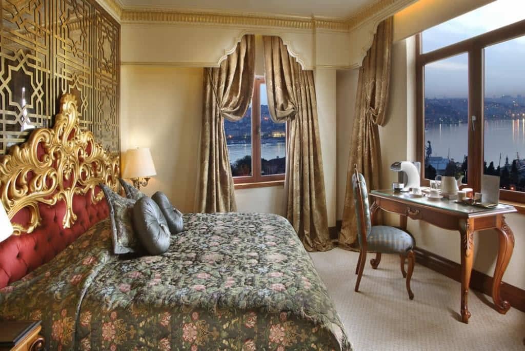 rooms-deluxe-room-city-view