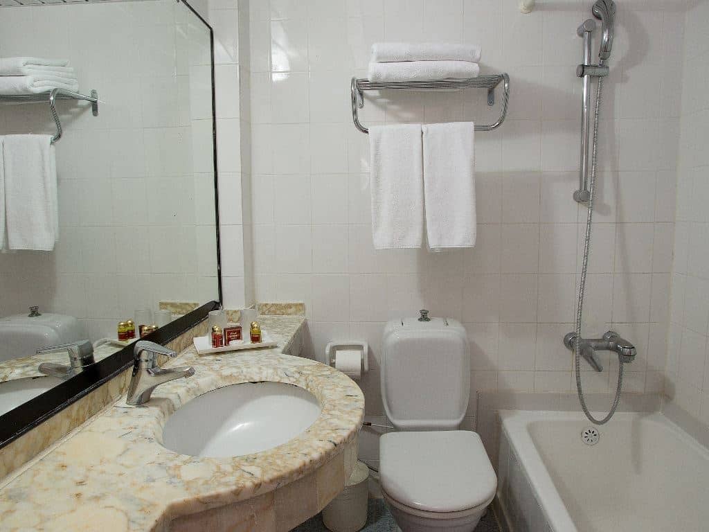 rooms-family-room