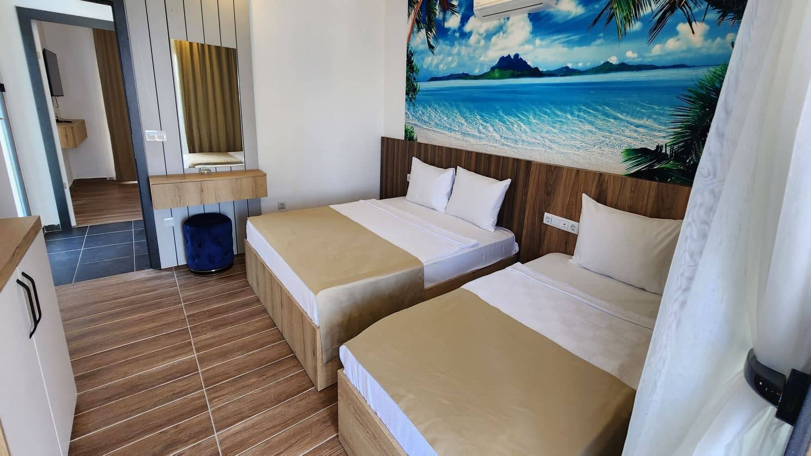 rooms-swimup-suite