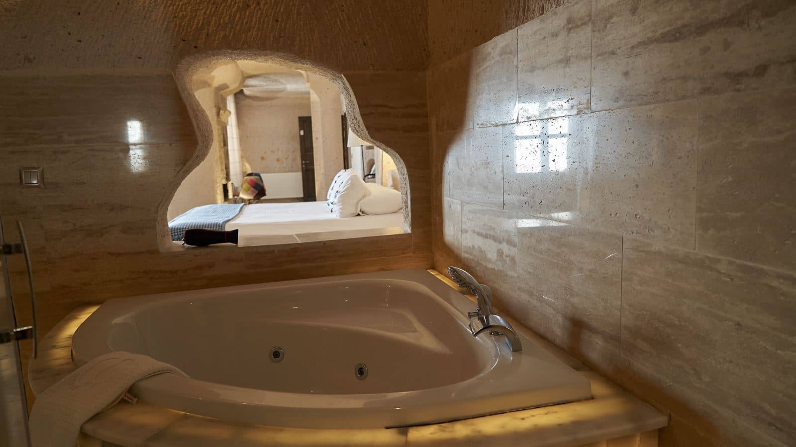 rooms-royal-cave