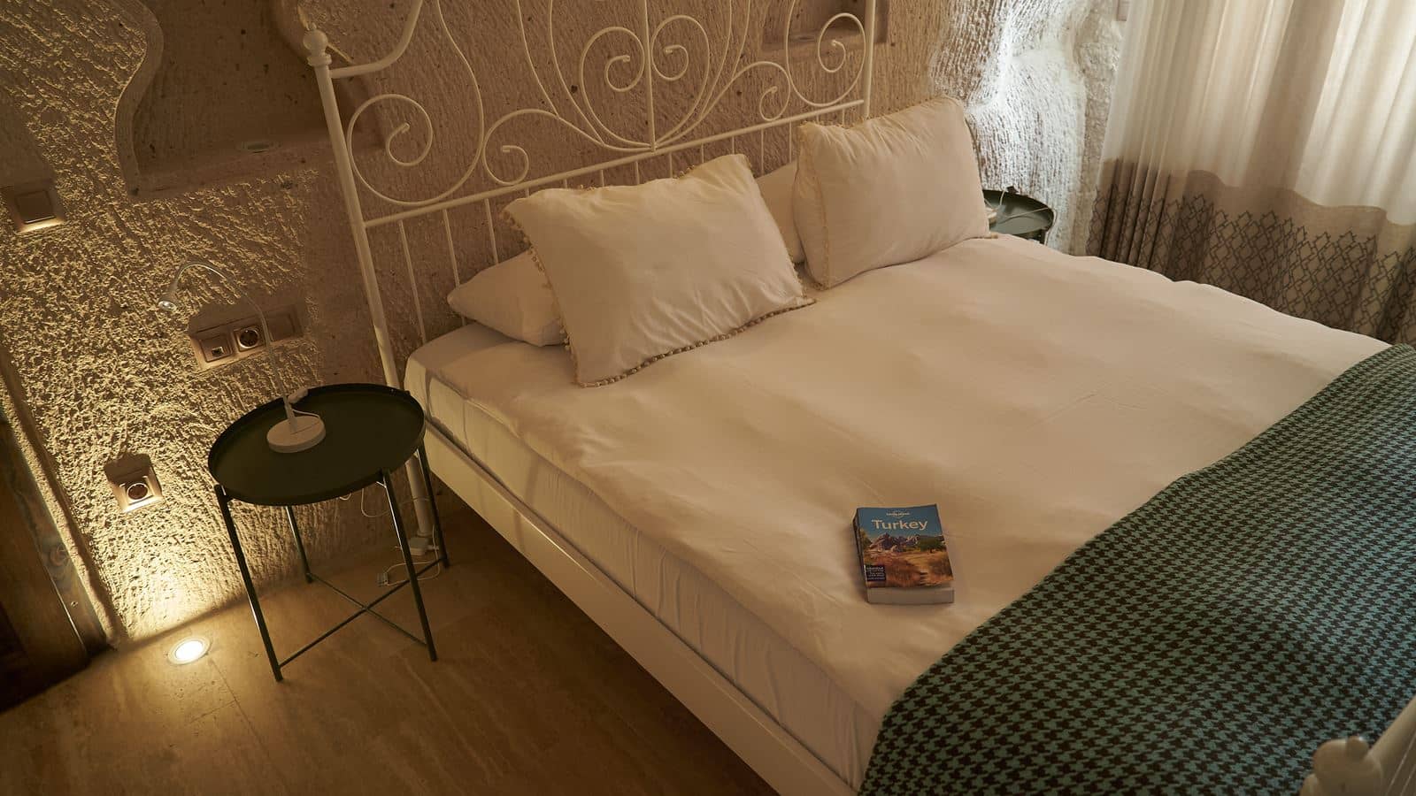 rooms-deluxe-room