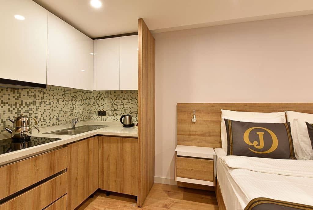 rooms-studio-roomgarden-or-pool-view