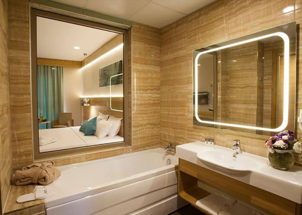 rooms-deluxe-room