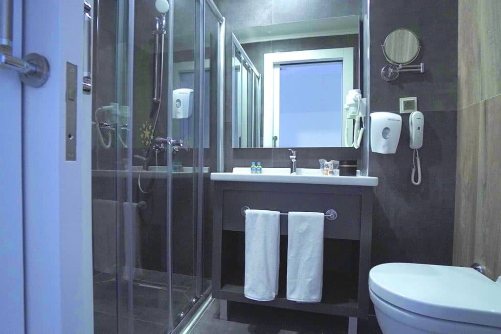 rooms-family-room