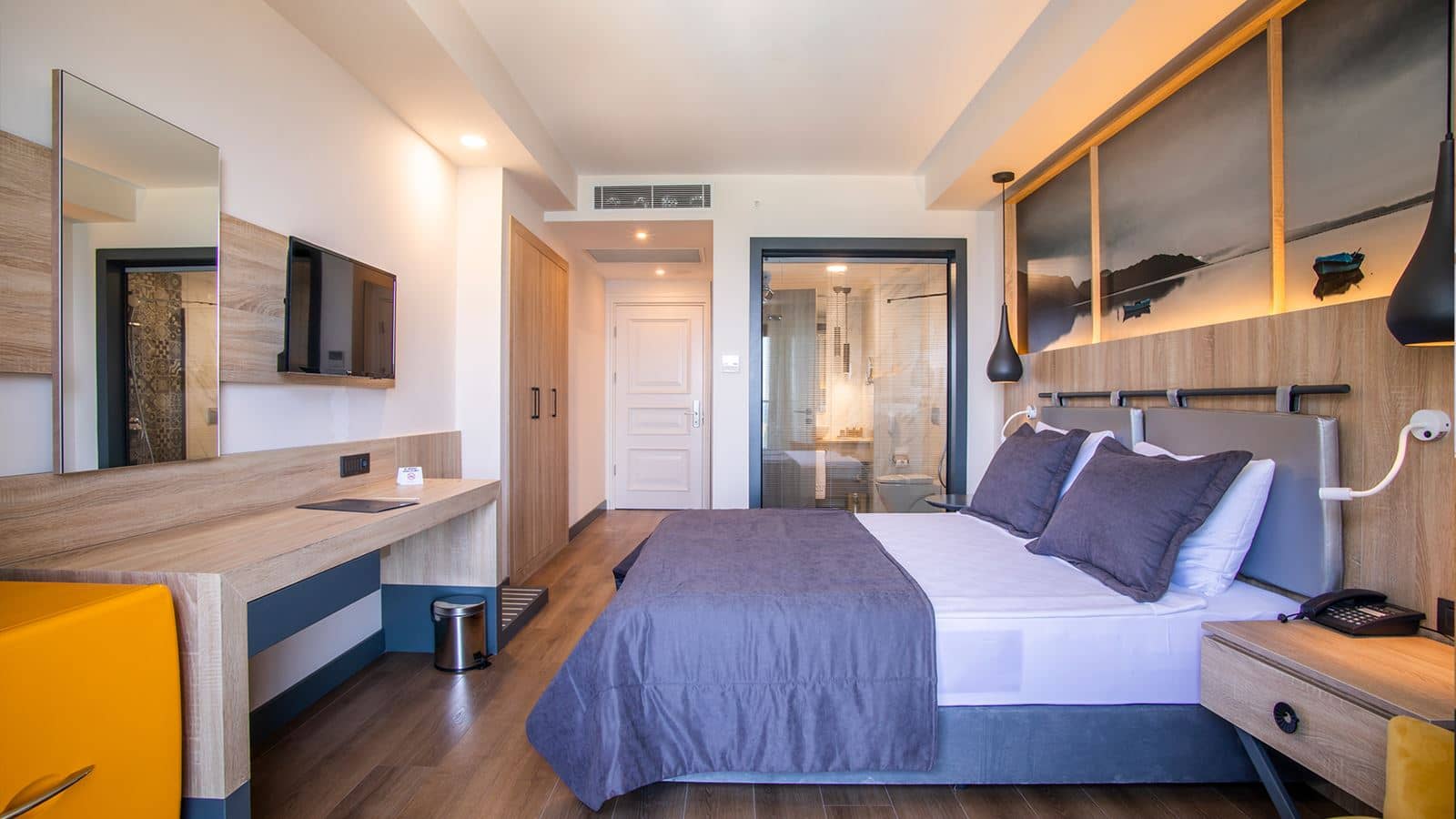 rooms-deluxe-room