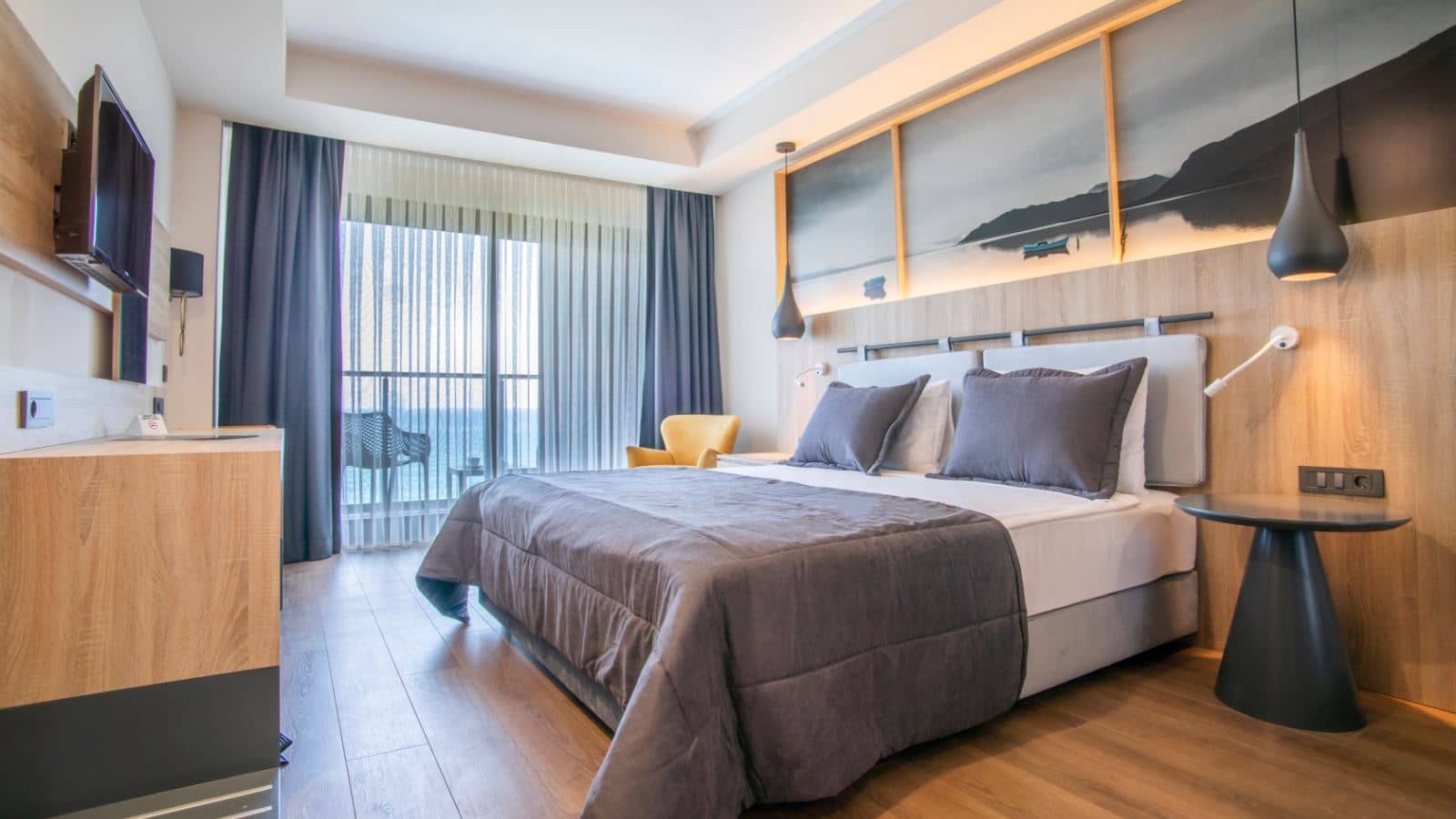 rooms-deluxe-room